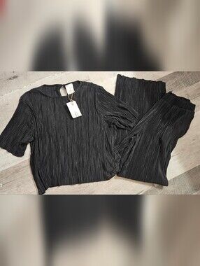 Serra Women's 2Piece Plisse Set Black Pants And Top Size S Wide Leg Crew Bnwt
